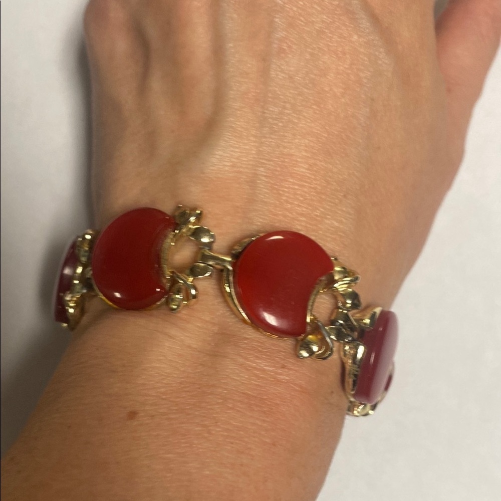 50s Elegant Pink and Goldtone Bracelet